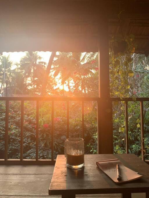 The Sunset Chalet Anjuna Exterior photo